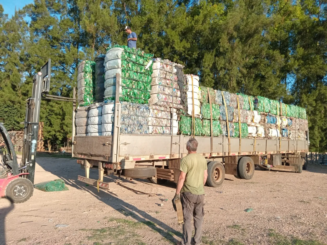 Villa Elisa recupera más de 4000 kilos de plástico PET a través de puntos limpios