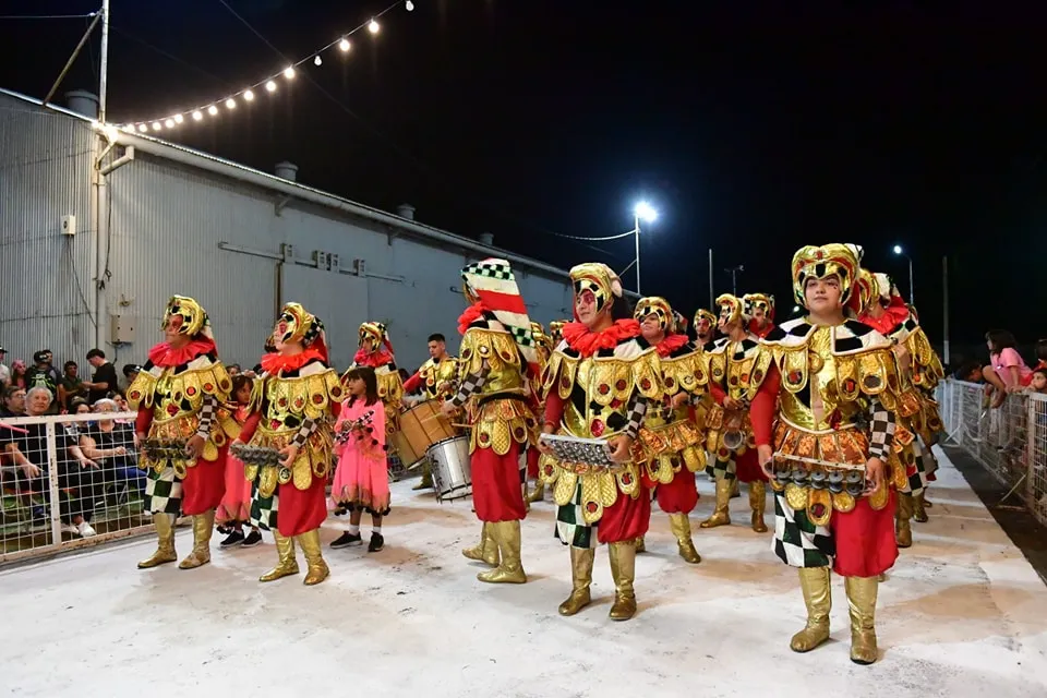 Los Corsos Sanjosesinos Vuelven a Encender la Calle Centenario