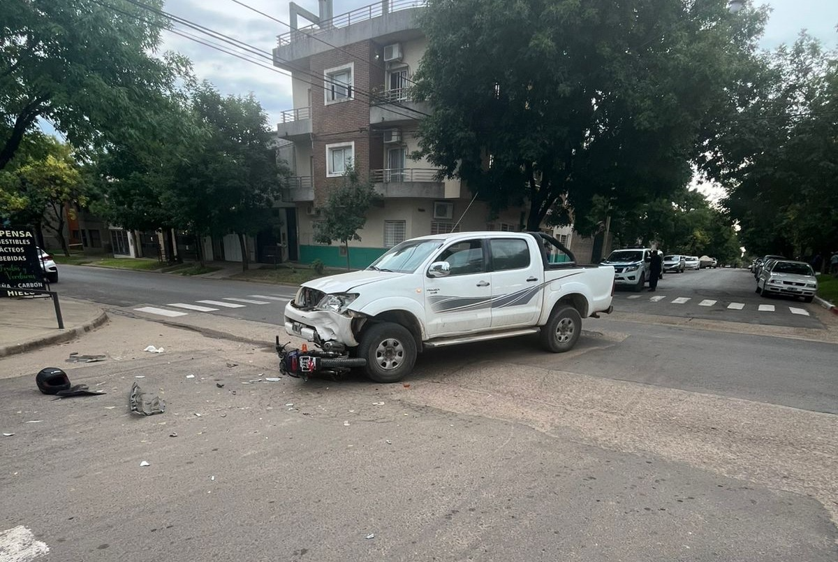 Grave accidente de tránsito en Colón: un motociclista permanece en terapia intensiva