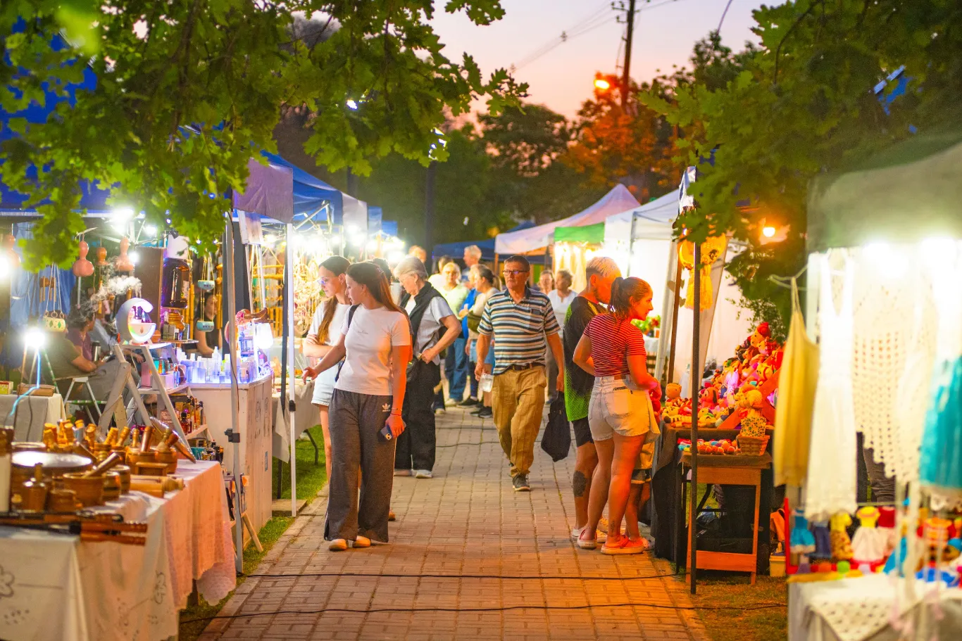 Villa Elisa: Primera Feria de Emprendedores del Año en el Paseo de la Vida