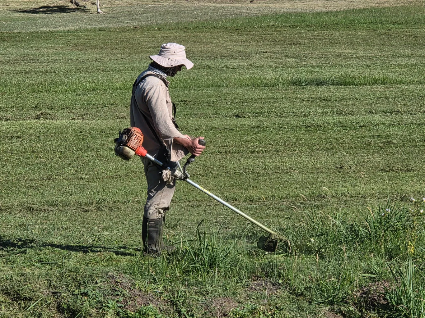 Continúan las tareas de mantenimiento y embellecimiento en Pueblo Liebig