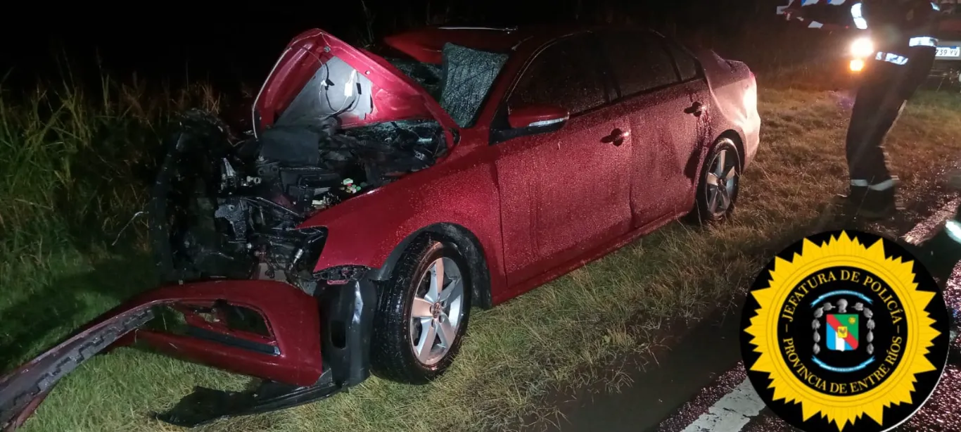 Accidente vial en Ruta Nacional 130: colisión entre camión y automóvil deja a un hombre herido