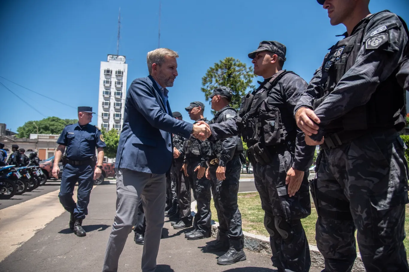 El Gobierno provincial dispuso una mejora salarial para la Policía y el Servicio Penitenciario