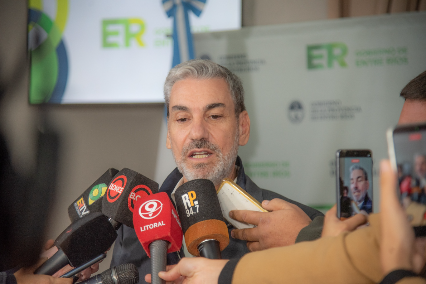 El gobierno anuncia plan para aliviar deudas y recuperar consumo de trabajadores entrerrianos ahora.