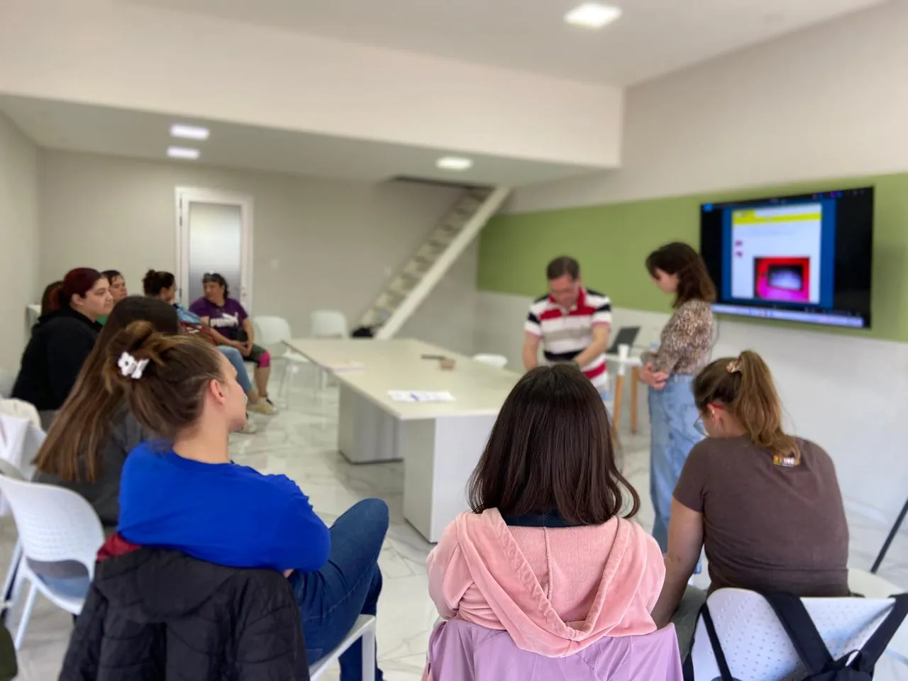 Emprendedores de la Incubadora 2025 siguen su formación con nuevas capacitaciones