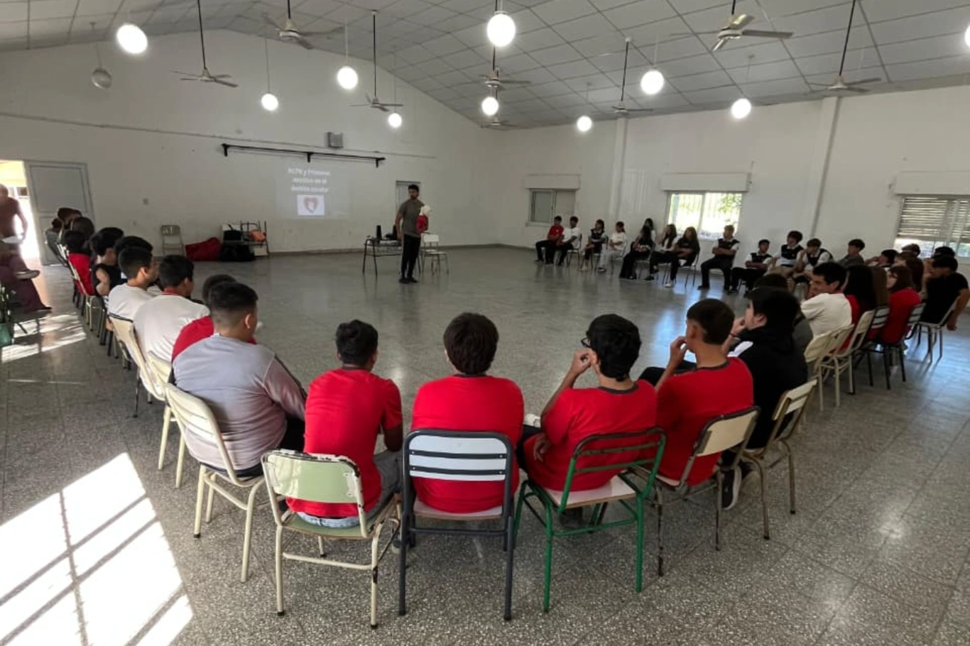 El CGE inició talleres de RCP en escuelas de Paraná
