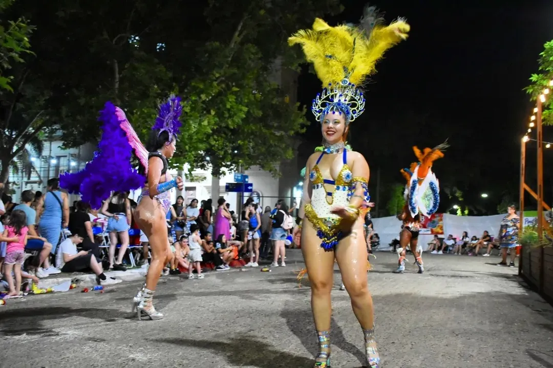 Comenzaron los Tradicionales Corsos Colonenses 2026 en Plaza Washington