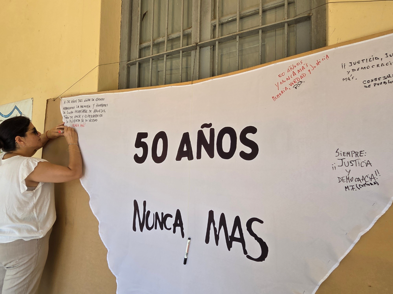 Pueblo Liebig Se Suma a la Campaña Nacional #FloreceranPañuelos en la Semana de la Memoria