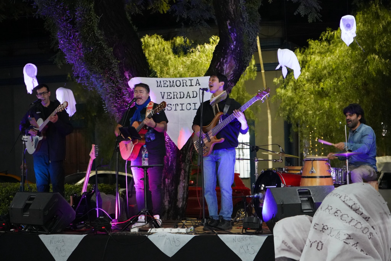 San José conmemoró el Día de la Memoria con una vigilia cultural y reflexiva en "El Paseíto"