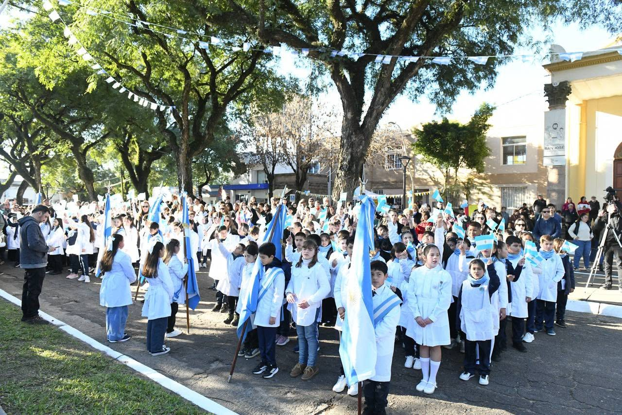 San José vivió una emotiva Promesa de Lealtad a la Bandera con estudiantes de cuarto grado