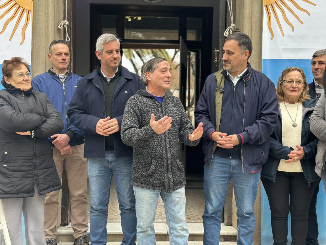 Colón inauguró la muestra “Almacenes de Entre Ríos” y reconoció el trabajo de Rubén Antonín