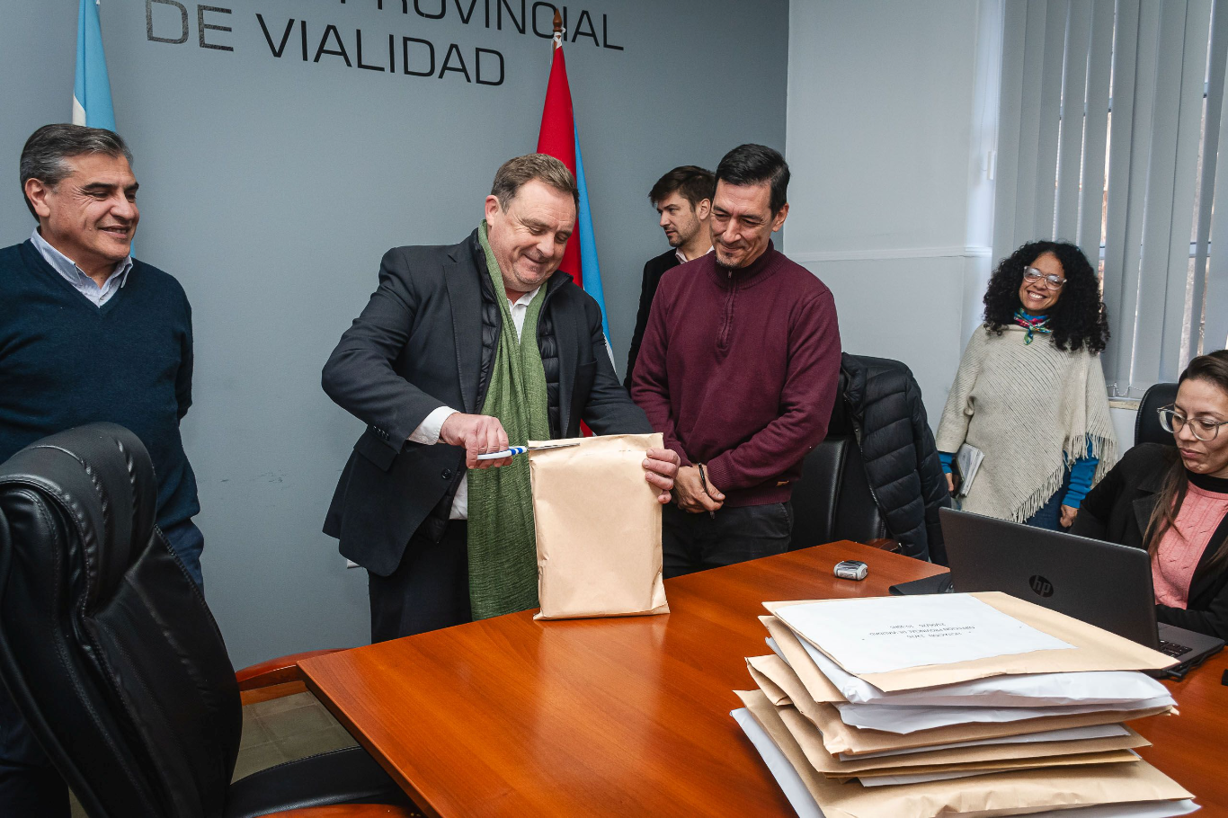 Se abrieron los sobres de las licitaciones para adquirir maquinaria vial por más de 12.000 millones