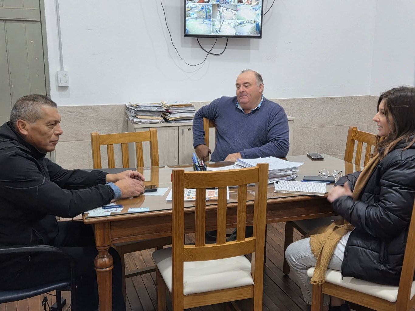 Pueblo Liebig: el intendente Julio Pintos recibió a la nueva comisión de la Escuela Hipólito Vieytes