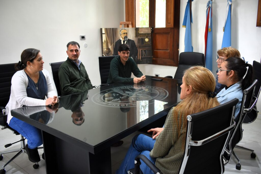 El Municipio recibió a la agrupación “Sin Torta no hay Cumple” para acompañar su trabajo solidario