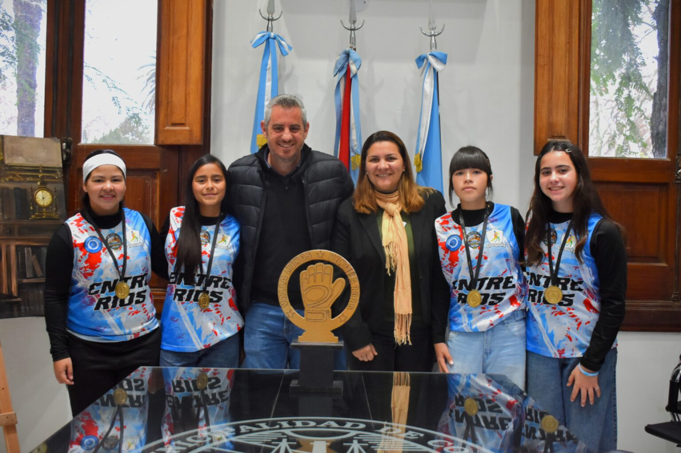 El Municipio recibió a deportistas de Ñapindá que se consagraron campeones nacionales representando