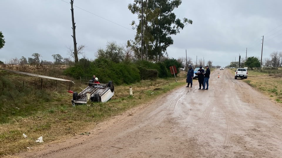 Villa Elisa: una conductora de 44 años resultó con lesiones leves tras un vuelco