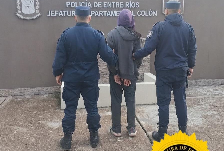 Detuvieron en Colón a un hombre que violó una restricción judicial y se acercó a la casa de su madre