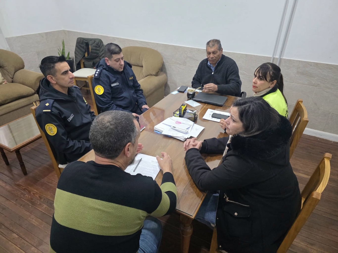 Municipio y Policía fortalecen el trabajo conjunto por la seguridad de la comunidad de Pueblo Liebig