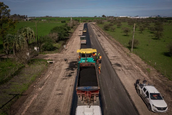 Continúa el asfaltado de la Ruta Provincial Nº 23 entre los departamentos Uruguay y Colón