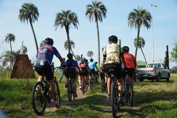 Cicloturismo en El Palmar: tres recorridos para disfrutar la naturaleza y los paisajes entrerrianos.