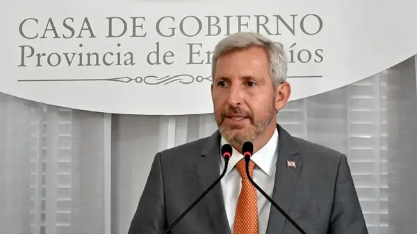 Frigerio, sin esquivar temas: habló de Paysandú, turismo, rutas, viviendas y la política entrerriana