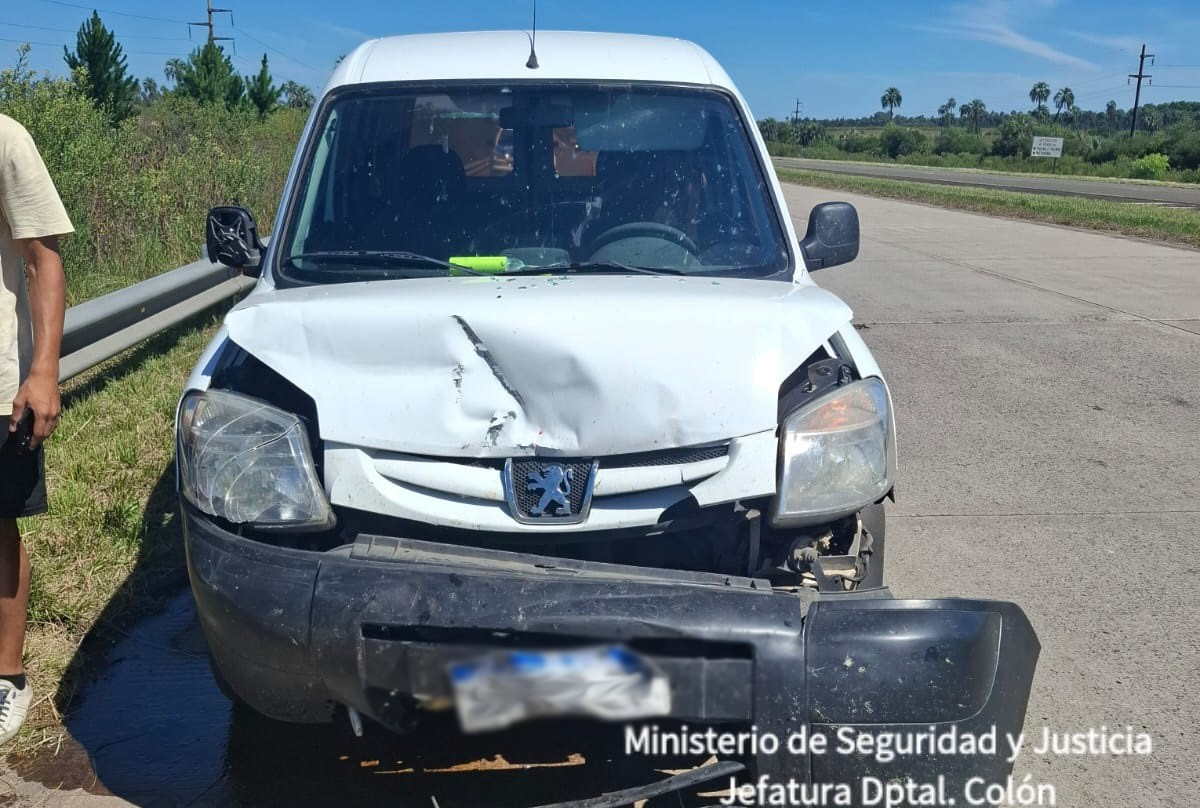 Choque sobre la Autovía 14 a la altura del kilómetro 200: dos vehículos con daños, pero sin heridos